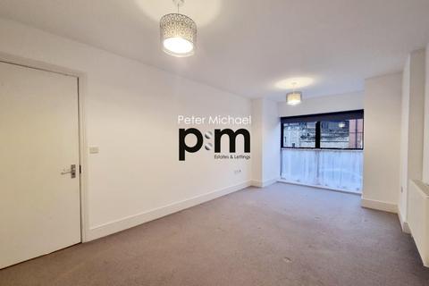 3 bedroom apartment to rent - Rosewater House,, Palmers Green