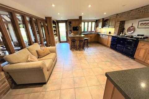 5 bedroom barn conversion for sale - Beslyns Road, Great Bardfield CM7