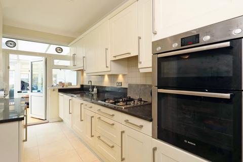 18 Lawrence Road, London, W5 4XH