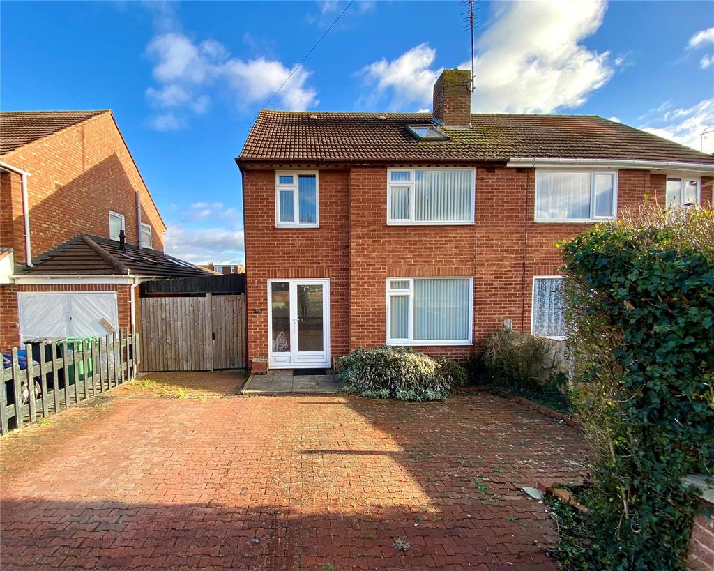 Lynton Road, Hucclecote, Gloucester... 4 bed semidetached house £317,500