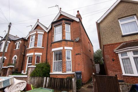 3 bedroom semi-detached house for sale - Coronation Road, Cowes
