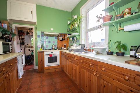 3 bedroom semi-detached house for sale - Coronation Road, Cowes