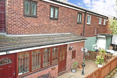 48 Bourne Close, Laindon, Basildon, SS15 6DG