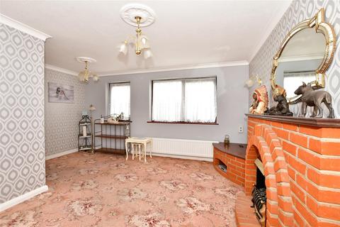 48 Bourne Close, Laindon, Basildon, SS15 6DG
