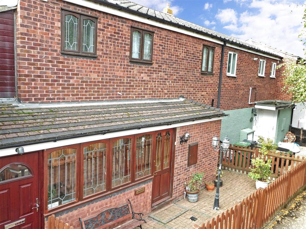 Bourne Close, Basildon, Essex 3 bed terraced house for sale £300,000