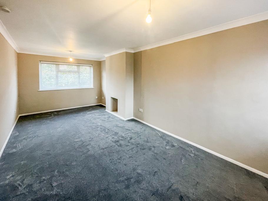 Belmont Road, Twickenham, TW2 2 bed £1,650 pcm (£381 pw)