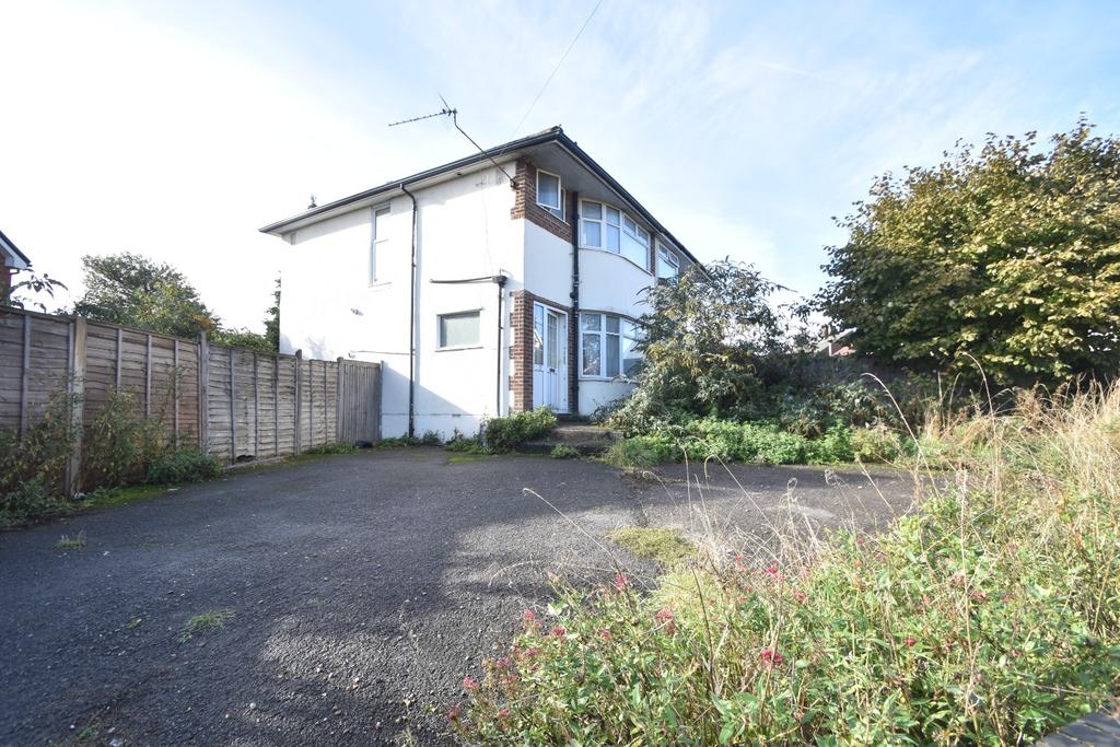 Somerset Avenue, Luton 3 bed semidetached house £325,000