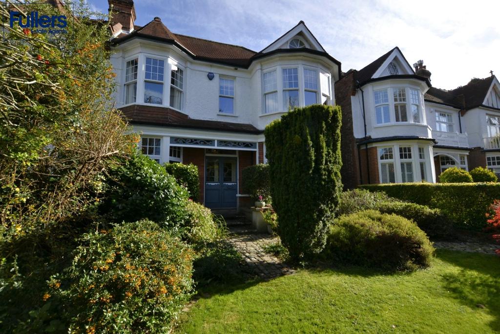 Woodside Avenue, London N12 6 bed semidetached house £1,600,000
