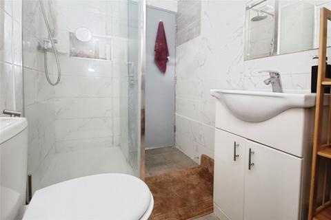 3 bedroom apartment to rent, Whitehorse Lane, London, SE25