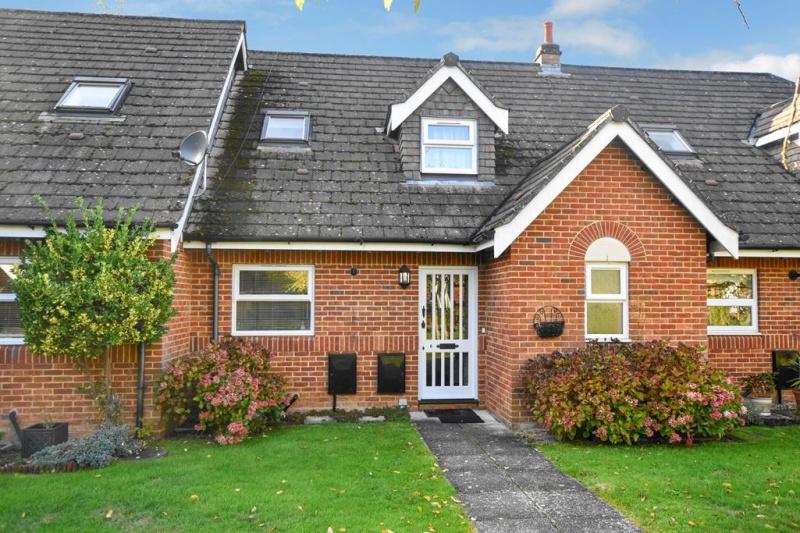 West Moors Ferndown BH22 0LQ 3 bed cottage £330,000