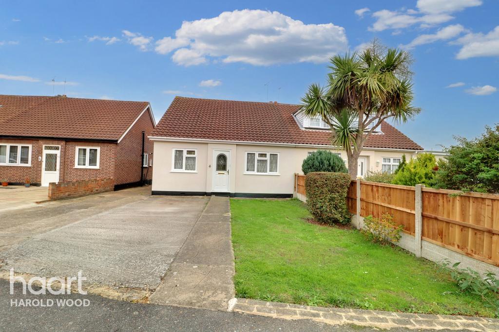 Kersey Gardens, Romford 2 bed semidetached bungalow £425,000