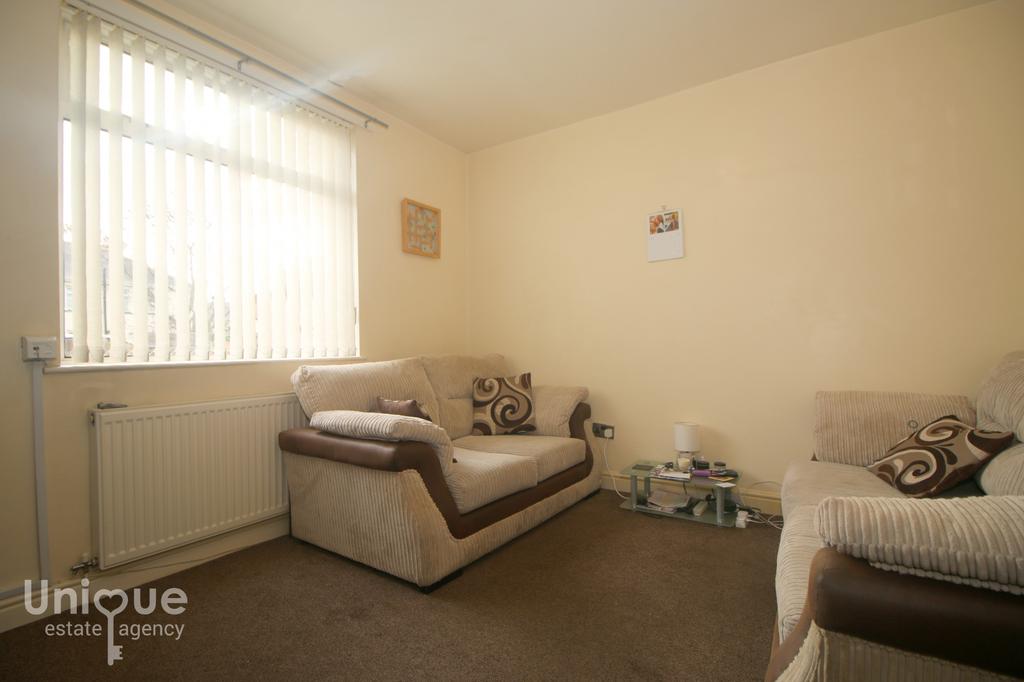 Hamlet Road, Fleetwood, FY7 3 bed semidetached house for sale £119,950