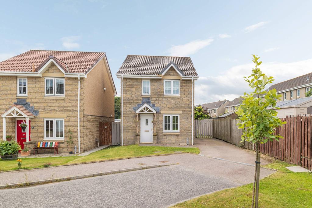 12 Cairn View, Belhelvie, Aberdeen, AB23 8SB 3 bed detached house for