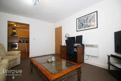 2 bedroom apartment for sale, Garden Close, Poulton-le-Fylde, Lancashire, FY6