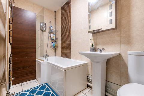 32 Cheney Row, London, E17 5ED