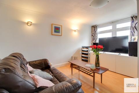 32 Brook Drive, Wickford, SS12 9EQ