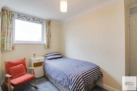 32 Brook Drive, Wickford, SS12 9EQ
