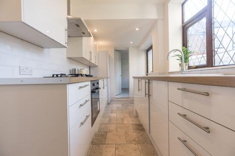 1 bedroom in a house share to rent, West Street, Stalybridge SK15