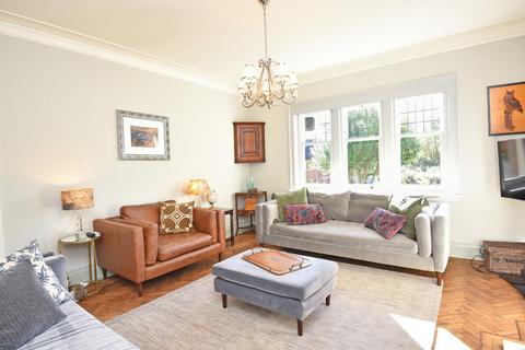 2 bedroom apartment to rent, Warwick Crescent, Harrogate, HG2 8JA