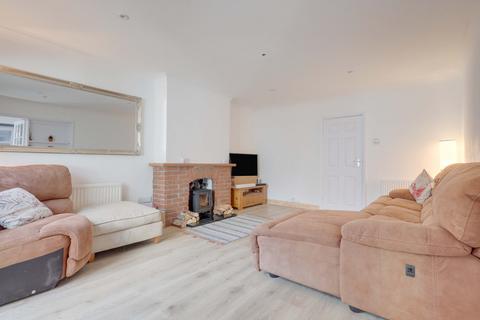 6 Adelaide Gardens, Benfleet, SS7 1LA