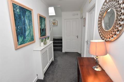 Tigh Geal Bruach Lane, Pitlochry, PH16 5DG