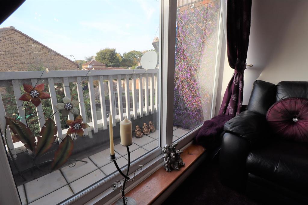 The Vale, Basildon, SS16 1 bed £190,000