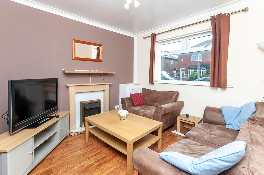 Oakland Street, Warrington, WA1 2 bed terraced house £140,000