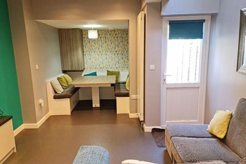 7 bedroom terraced house to rent, Heeley Road, Selly Oak, Birmingham, B29 6EN