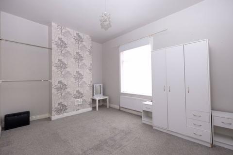 2 bedroom terraced house to rent, Willan Road, Manchester