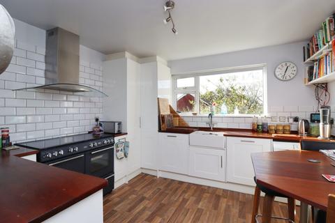 3 bedroom bungalow for sale - Canterbury Close, Broadstairs