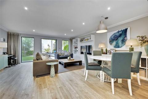 4 bedroom detached house for sale - Raphael Close, Kingston upon Thames, Surrey, KT1