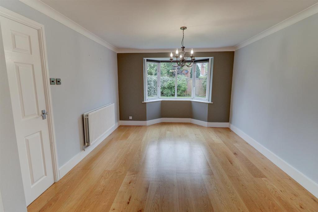 Alderman Way, Weston Under Wetherley 5 bed detached house £2,500 pcm