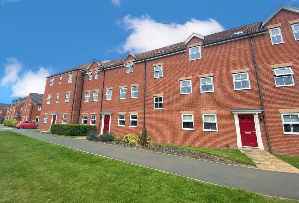 Sandown Drive, Bourne 2 bed flat £135,000