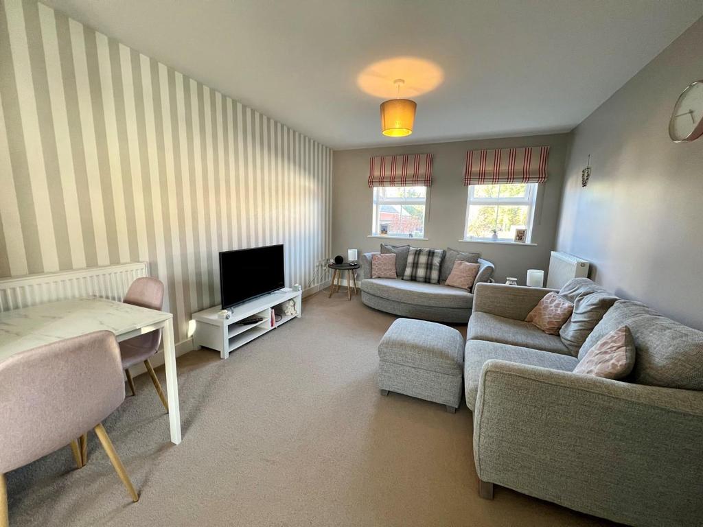 Sandown Drive, Bourne 2 bed flat £135,000