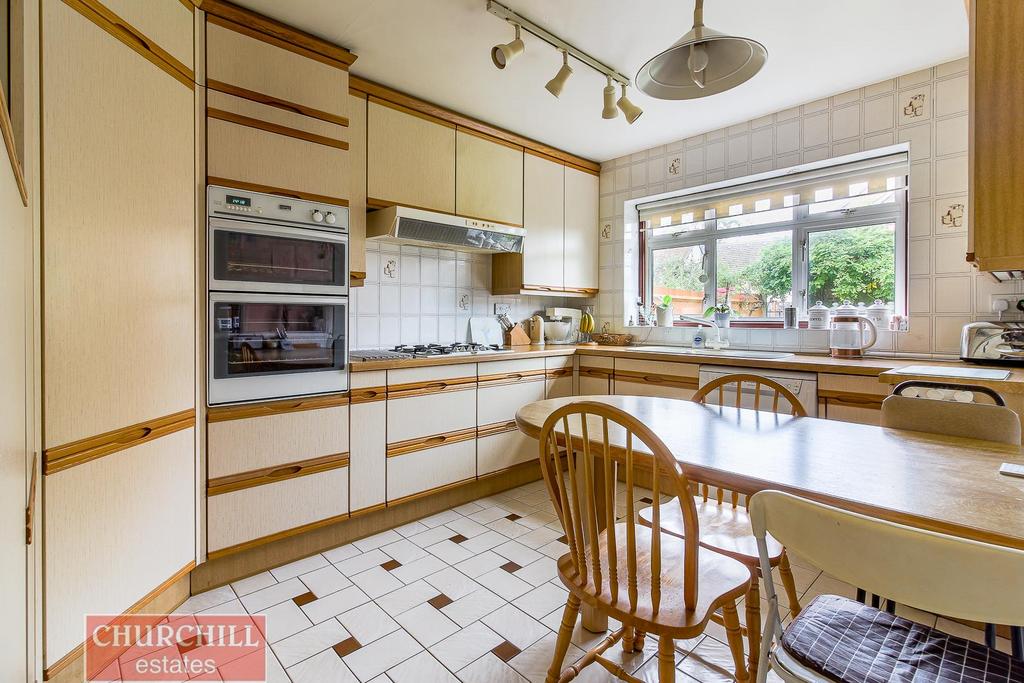 Kitchen (1 of 1).jpg
