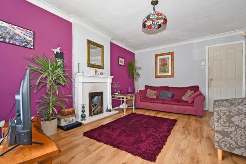 86 Aire Grove, Yeadon, Leeds, LS19 7TY