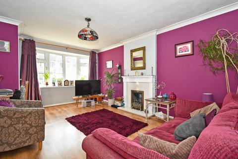 86 Aire Grove, Yeadon, Leeds, LS19 7TY