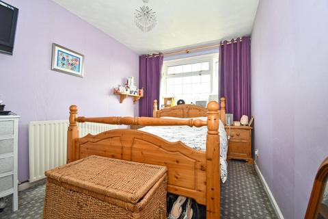 86 Aire Grove, Yeadon, Leeds, LS19 7TY