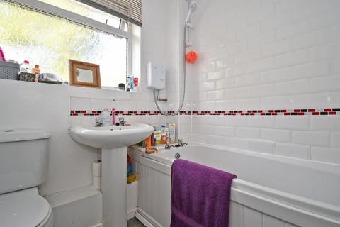 86 Aire Grove, Yeadon, Leeds, LS19 7TY