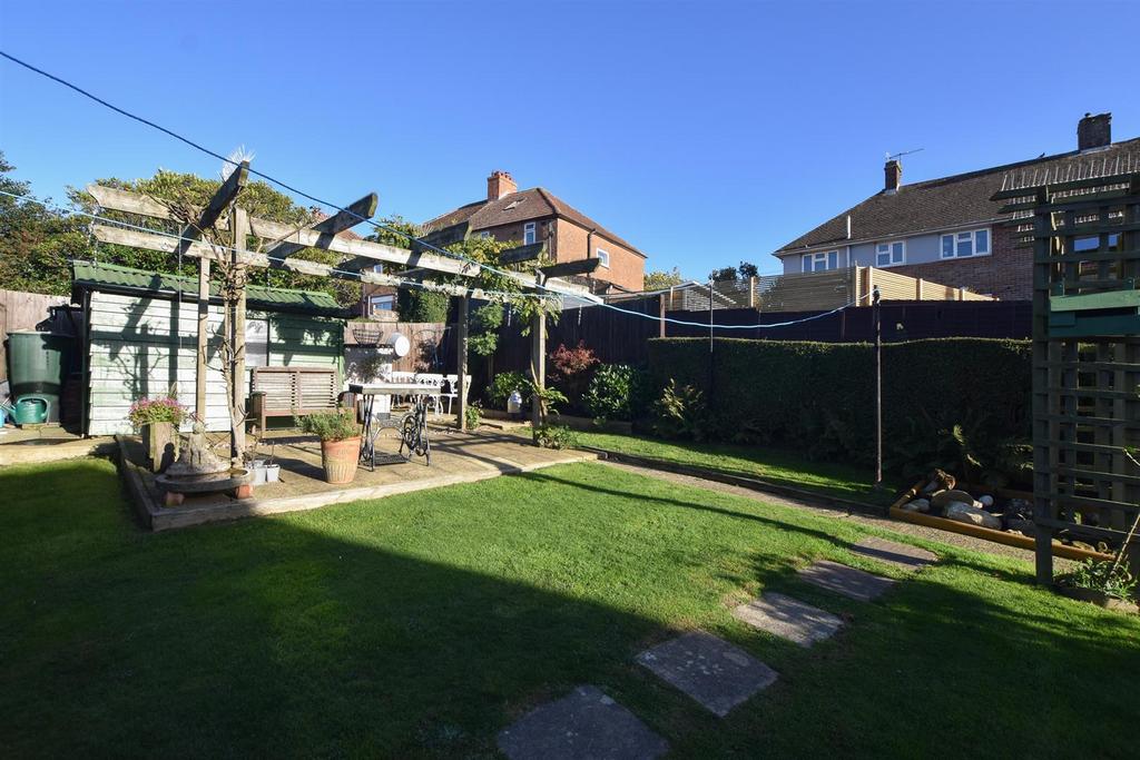 Montgomery Road, Hastings 4 bed semidetached house £365,000