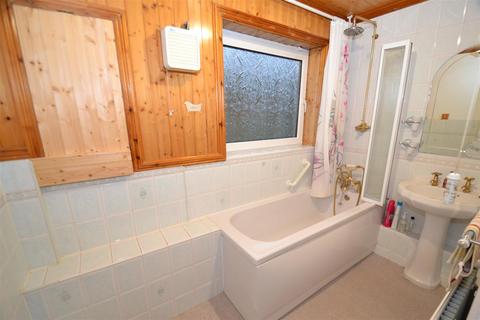 32 Ashbourne Way, Cleckheaton, BD19 5JA
