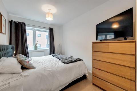 4 bedroom flat for sale - Beaumans Drive, London