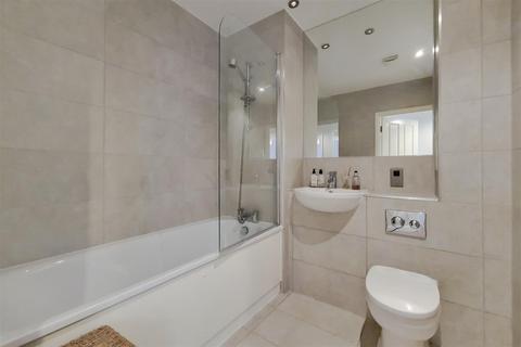 4 Beaumans Drive, London, E17 5FQ