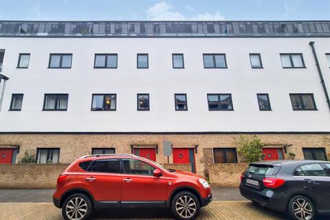 4 Beaumans Drive, London, E17 5FQ