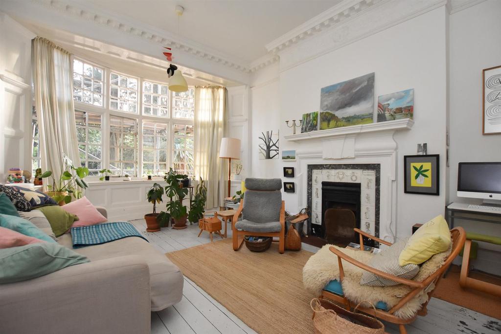 Pevensey Road, St. LeonardsOnSea 2 bed flat for sale £285,000