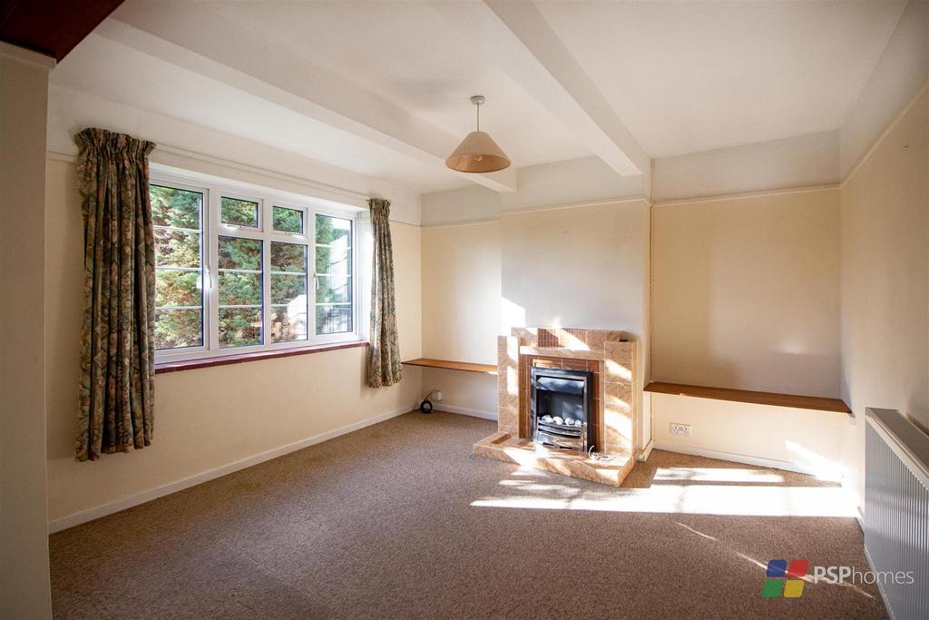 Vale Road, Haywards Heath 2 bed detached house for sale £400,000