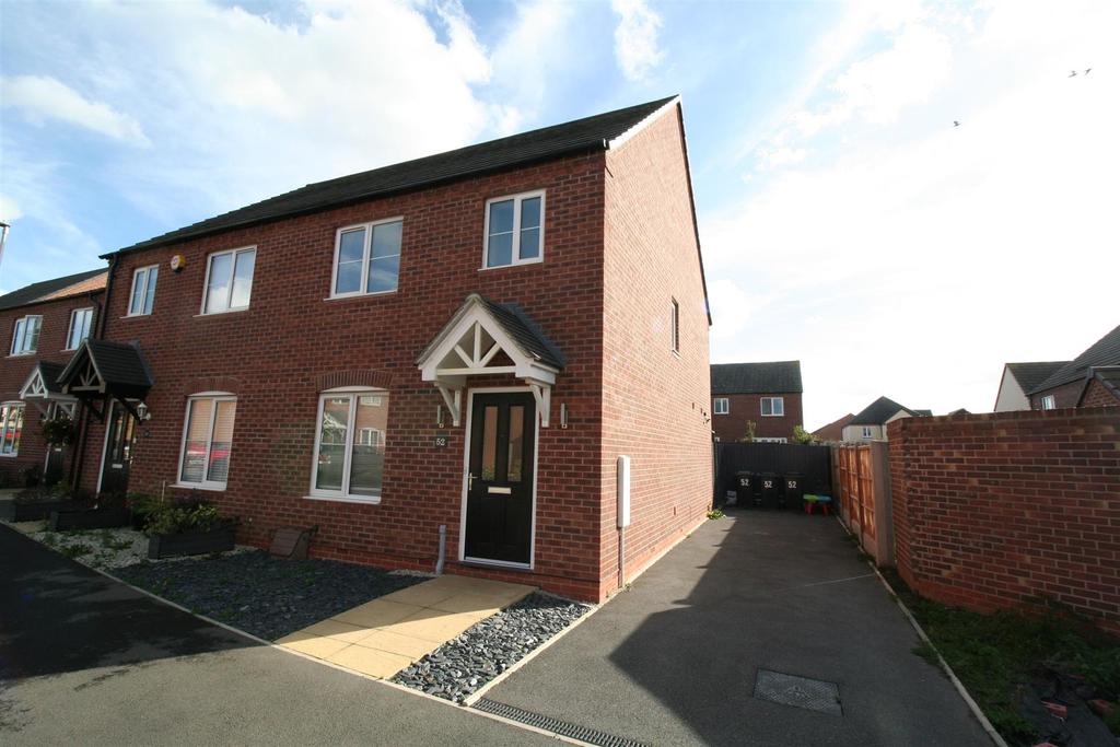Harvest Way, Nuneaton 3 bed semidetached house £1,000 pcm (£231 pw)