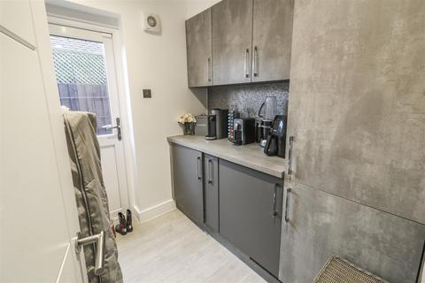 6 Cotswold Road, Romford, RM3 0TR