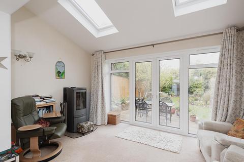 14 Oak Hill, Epsom, KT18 7BT