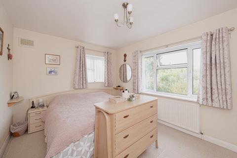 14 Oak Hill, Epsom, KT18 7BT